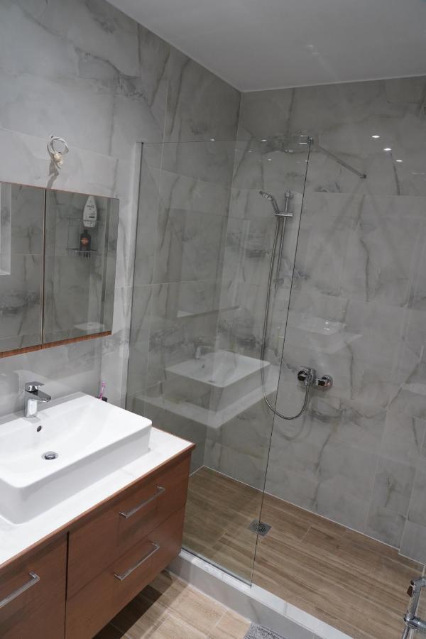 Larissa Downtown Apartment With Parking Kültér fotó
